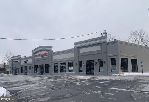 5014 W Chester Pike, NEWTOWN SQUARE, PA, 19073-2816 | Card Image