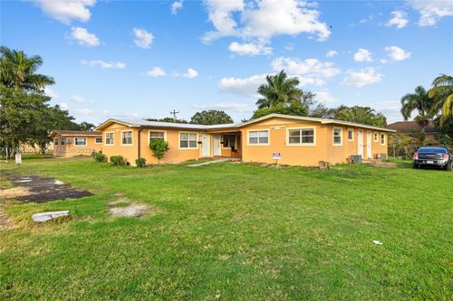 482 Cypress Ave, PAHOKEE, FL, 33476-1940 | Card Image