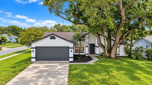 2185 Little Brook Ln, CLEARWATER, FL, 33763-2416 | Card Image