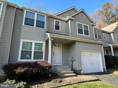 39 Innisbrook Ln, COATESVILLE, PA, 19320-5902 | Card Image