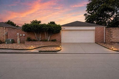 8319 Wind Veil Dr, Houston, TX, 77040-1448 | Card Image