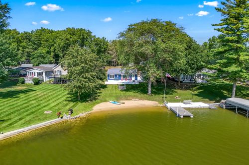 181 Dons Dr, Quincy, MI, 49082-8538 | Card Image