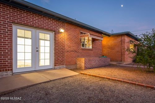 2260 N Chrysler Dr, Tucson, AZ, 85716-2906 | Card Image