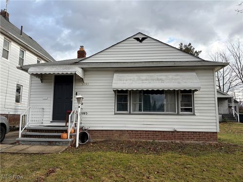 3895 E 151st St, Cleveland, OH, 44128-1107 | Card Image