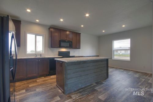 496 Elm St N, Vale, OR, 97918-9626 | Card Image