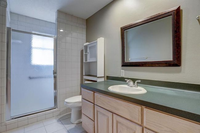 5205 W Orange St, House other with 2 bedrooms, 2 bathrooms and null parking in Pearland TX | Image 5