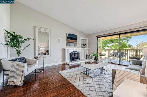8366 Riesling Way, San Jose, CA, 95135-1404 | Card Image