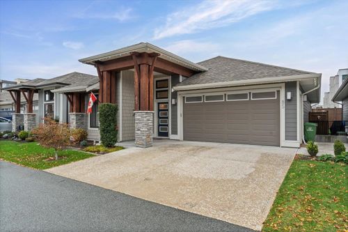 85-46110 Thomas Rd, Chilliwack, BC, V2R2R4 | Card Image