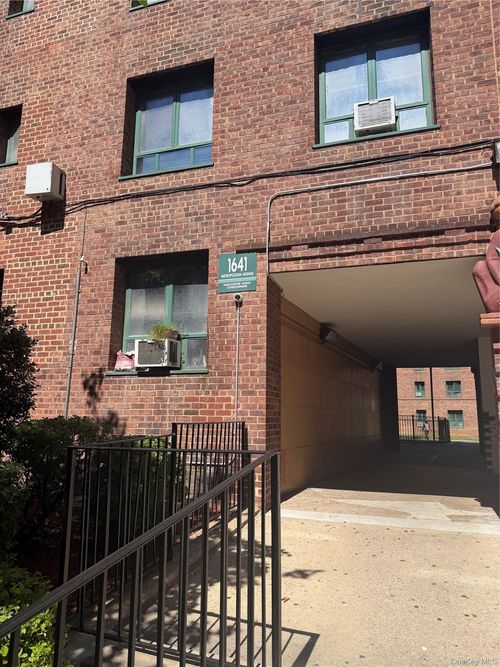 3h-1641 Metropolitan Avenue, New York, NY, 10462 | Card Image