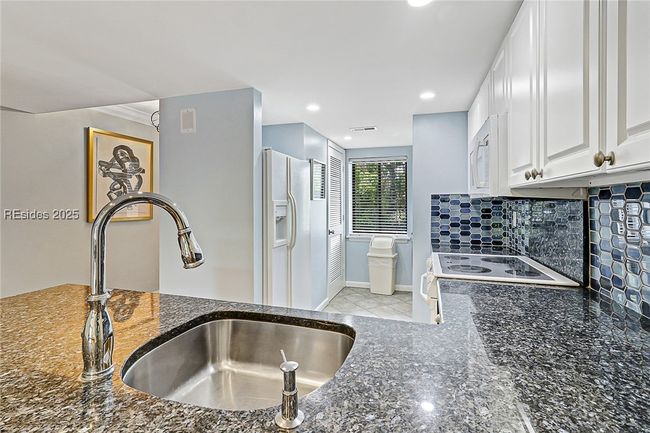 APT-54 - 26 S Forest Beach Dr, Condo with 2 bedrooms, 3 bathrooms and null parking in Hilton Head Island SC | Image 11