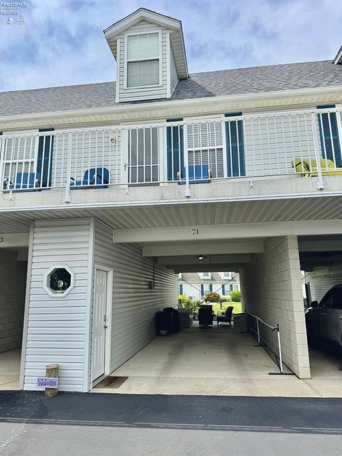 71 N Schooner Point Dr, Port Clinton, OH, 43452-9110 | Card Image