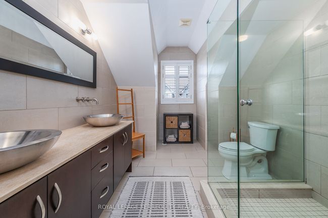 8 - 245 Van Dusen Blvd, House attached with 3 bedrooms, 3 bathrooms and null parking in Etobicoke ON | Image 22