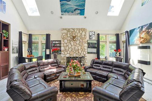 26 Pine Glen Dr, Blauvelt, NY, 10913-1150 | Card Image