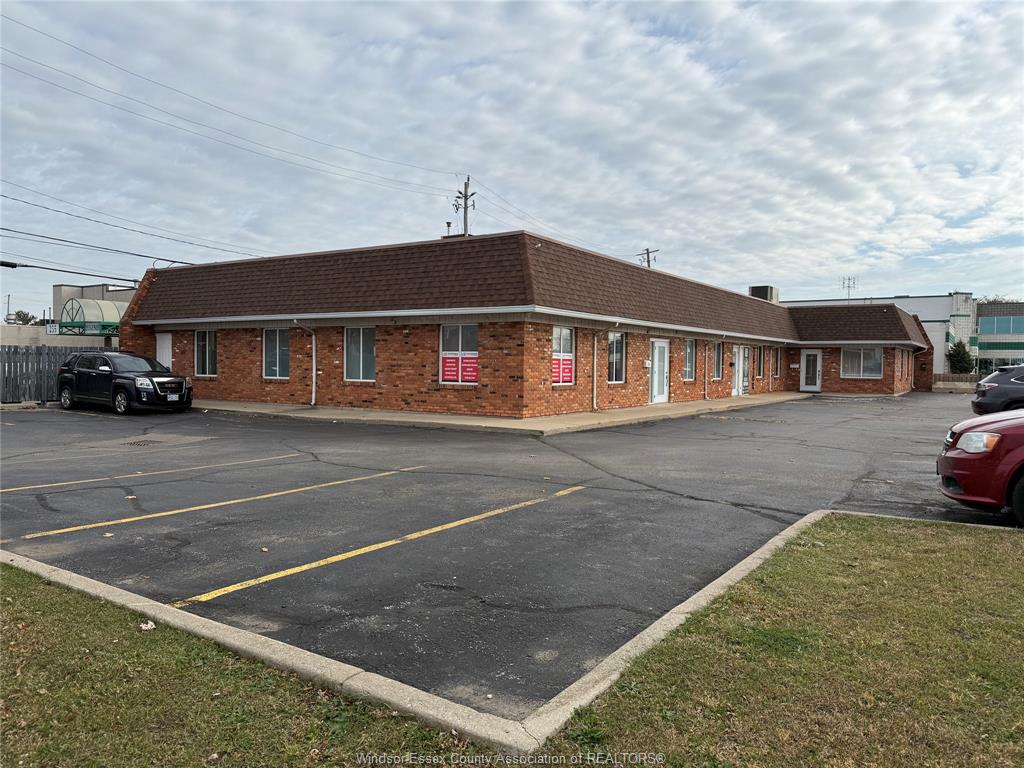 Commercial Sale in Windsor 2