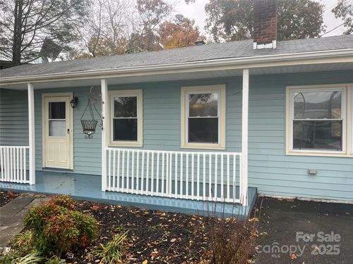 243 Governors View Rd, Asheville, NC, 28805-2346 | Card Image