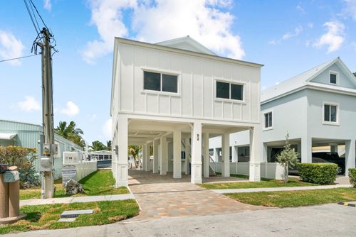92 Coral Way, Key Largo, FL, 33037-4032 | Card Image