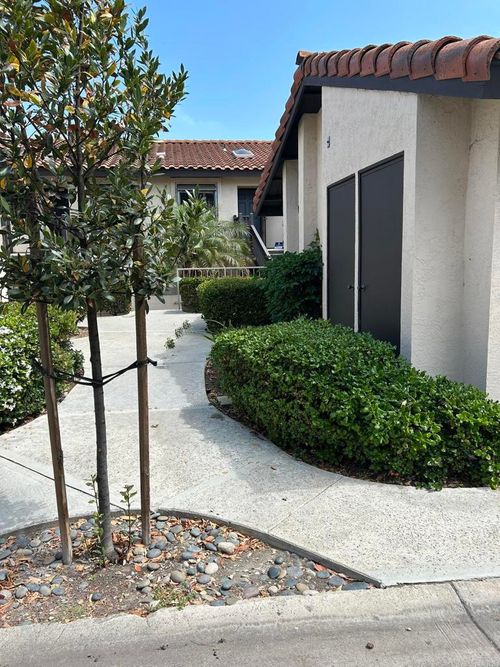 2146 Valleydale Ln, Encinitas, CA, 92024-4241 | Card Image