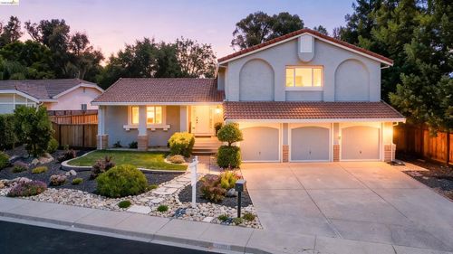 2704 Mohawk Cir, San Ramon, CA, 94583-2450 | Card Image