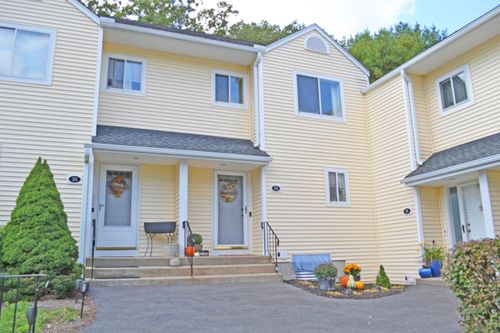 32-32 Stoneheights Dr, Waterford, CT, 06385-1930 | Card Image