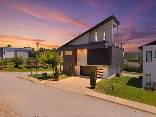 277 S Paddock Loop, Fayetteville, AR, 72701-4548 | Card Image