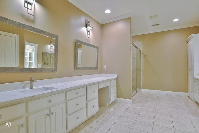 Primary Bathroom | Image 32