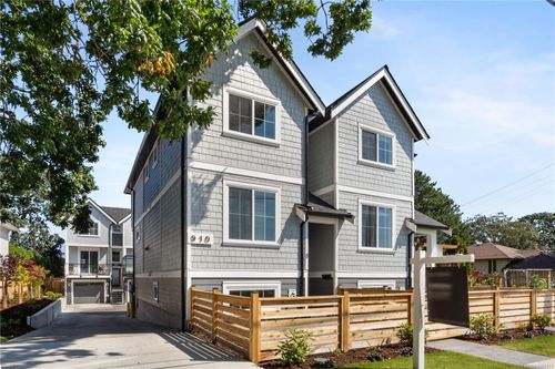 1-910 Old Esquimalt Rd, Esquimalt, BC, V9A4X3 | Card Image