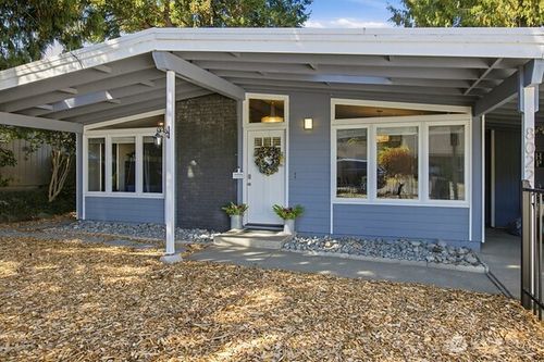 8022 S 112th St, Seattle, WA, 98178-3232 | Card Image