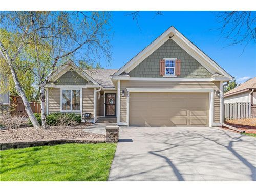 890 Winterberry Ct, Woodbury, MN, 55125-4831 | Card Image