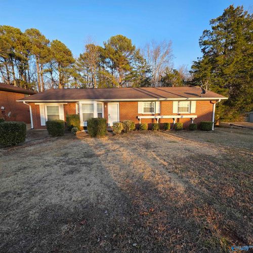 2418 Larkwood Cir Nw, Huntsville, AL, 35810-2034 | Card Image