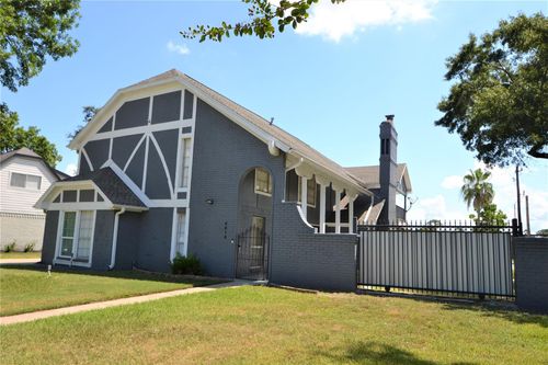 6918 Bent Branch Dr, Houston, TX, 77088-6504 | Card Image
