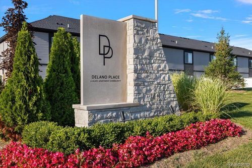 28132 Delano Dr, New Baltimore, MI, 48051-2351 | Card Image