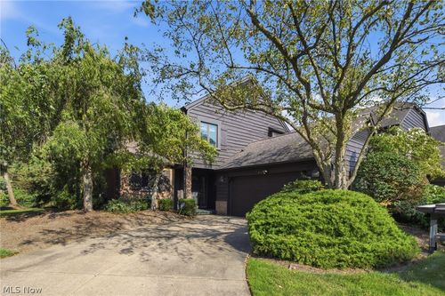18-815 Brick Mill Run, Westlake, OH, 44145-1602 | Card Image