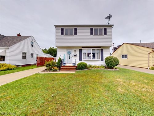 32325 Dickerson Rd, Willowick, OH, 44095-3837 | Card Image