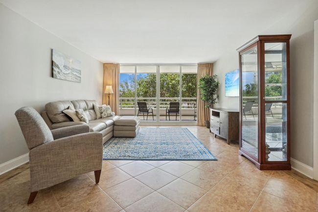 APT-208 - 4201 N Ocean Blvd, Condo with 2 bedrooms, 2 bathrooms and null parking in Boca Raton FL | Image 9