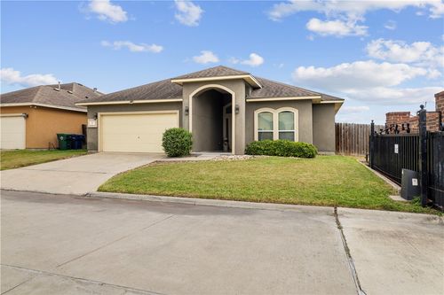 2 Willow Bend St, Corpus Christi, TX, 78413-2186 | Card Image