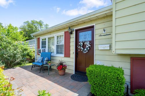 17 Lakeland Dr, Port Monmouth, NJ, 07758-1004 | Card Image