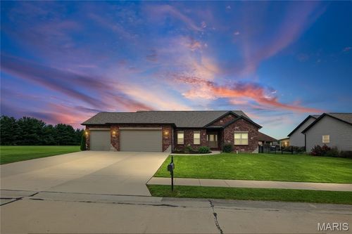 373 Canadian Dr, Staunton, IL, 62088-1586 | Card Image