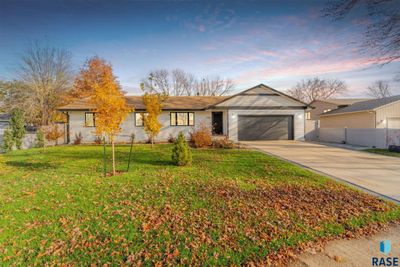 3704 36 Th St, House other with 5 bedrooms, 1 bathrooms and null parking in Sioux Falls SD | Image 2