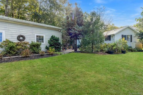 48920 Route 25, Southold, NY, 11971-4604 | Card Image