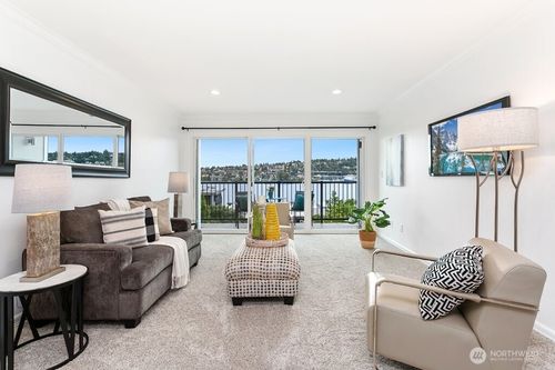unit-35-2001 Westlake Ave N, Seattle, WA, 98109-2733 | Card Image