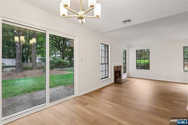 7 Eakens Ct, Condo with 2 bedrooms, 1 bathrooms and null parking in Mahwah NJ | Image 9