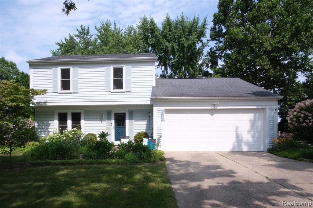 Bunker Hill Dr, Farmington Hills, MI 48331