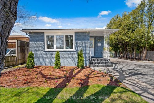 lower-8235 Paddock Trail Dr, Niagara Falls, ON, L2H1X1 | Card Image