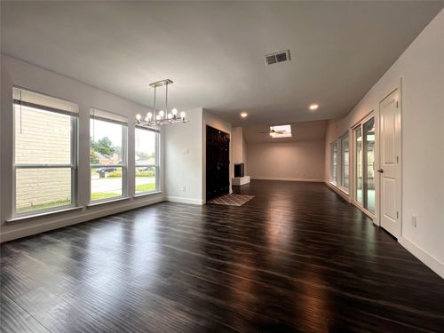 11831 Briar Forest Dr, Houston, TX, 77077-4130 | Card Image