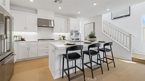 738 Guy Turner Dr, Camarillo, CA, 93010-7989 | Card Image