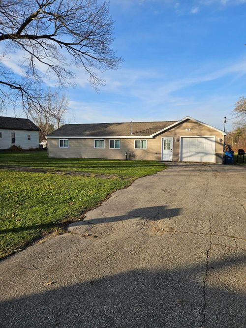 74 W Grand St, Pierson, MI, 49339-9793 | Card Image