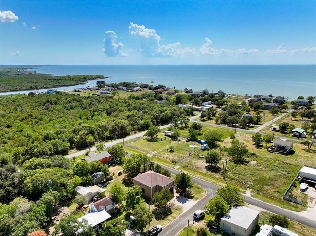 127 Metzwright Dr, House other with 4 bedrooms, 2 bathrooms and null parking in Anahuac TX | Image 29