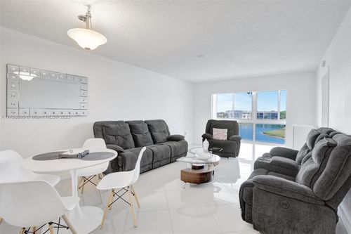 apt-312-8400 Sunrise Lakes Blvd, Sunrise, FL, 33322-1581 | Card Image