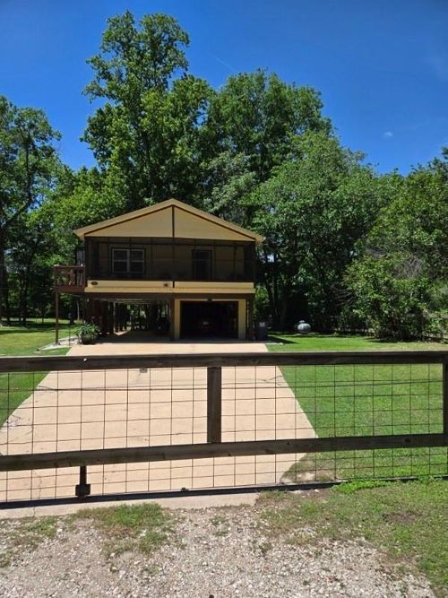 123 White Oak Dr N, New Caney, TX, 77357-3144 | Card Image