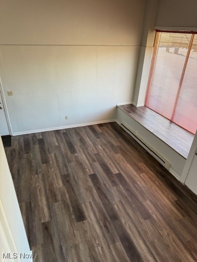 High Ceilings and Vinyl Flooring | Image 5